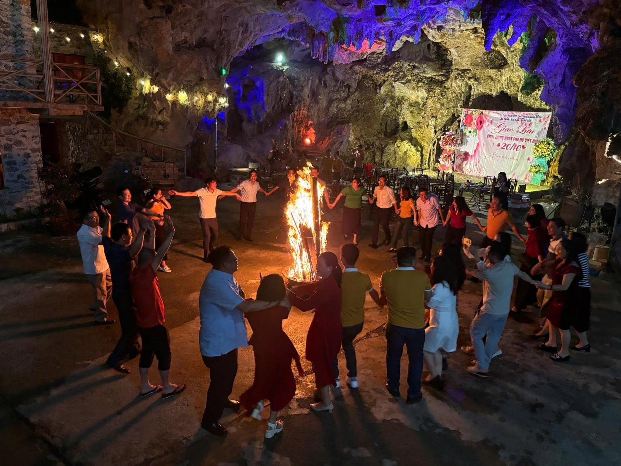 Yen Nhi Homestay Ban Gioc Cao Bang Exteriör bild